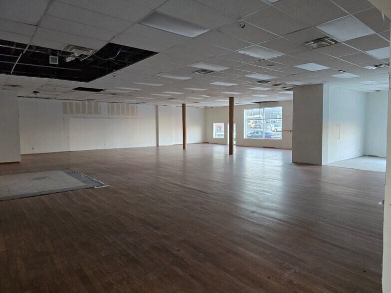 More Photos Of 6 Tulip Ave, Floral Park Warehouse For Lease