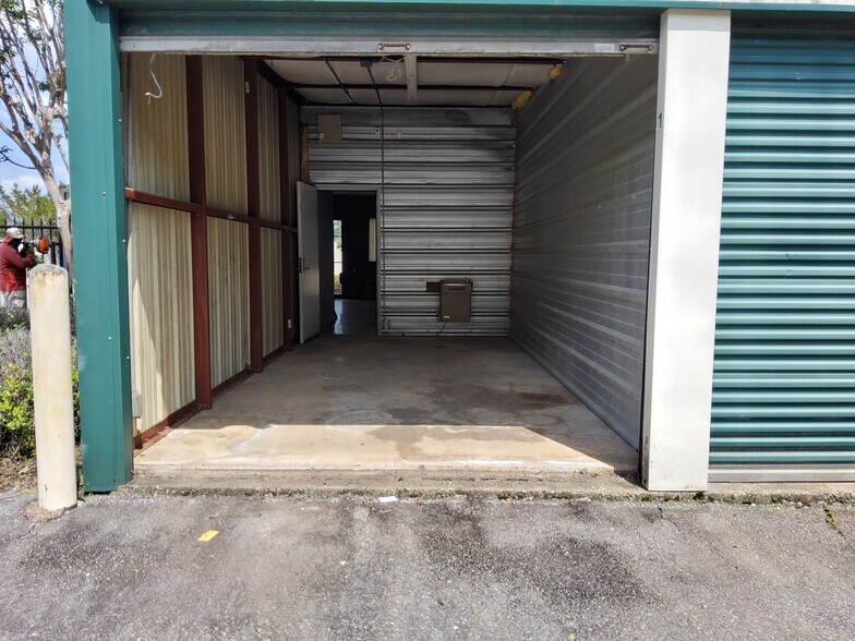 More Photos Of 3153 Williams Rd, Columbus Self Storage For Lease