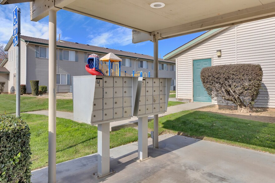 More Photos Of 1832 Merced St, Madera Apartments For Sale