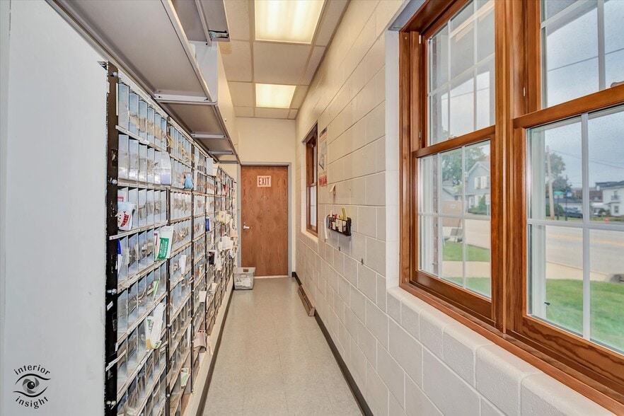 More Photos Of 26 S Madison St, Oswego Post Office For Sale