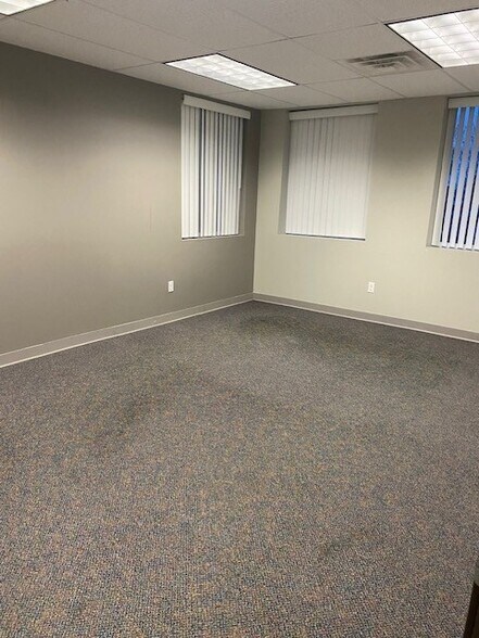 More Photos Of 2720 Superior Dr NW, Rochester Office For Lease