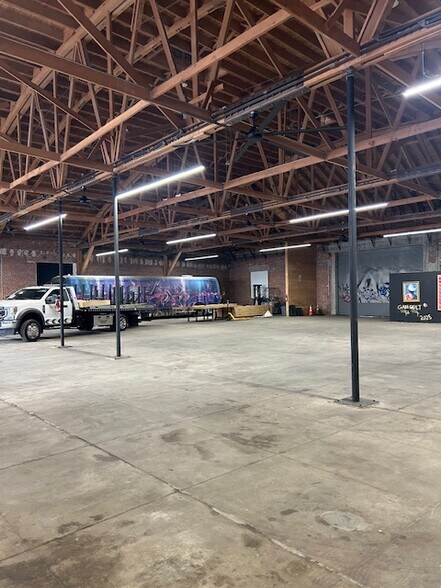 More Photos Of 615 S Anderson St, Los Angeles Manufacturing For Lease
