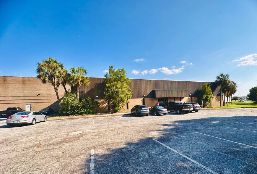More Photos Of 311 W Central, Valdosta Manufacturing For Sale