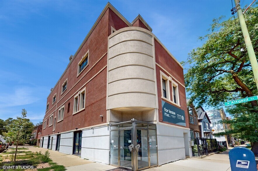 More Photos Of 2500 N Ashland Ave, Chicago Restaurant For Lease