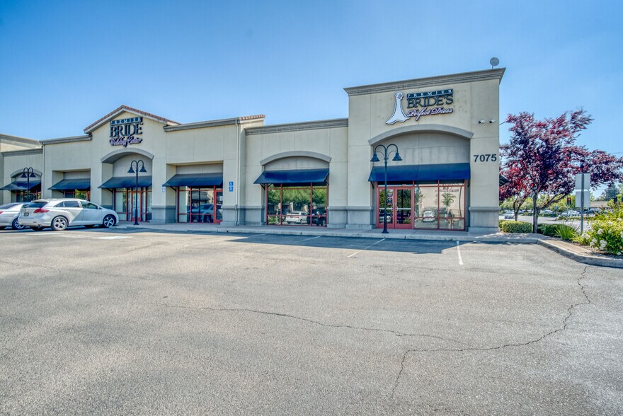 More Photos Of 7075 N West Ave, Fresno Freestanding For Lease