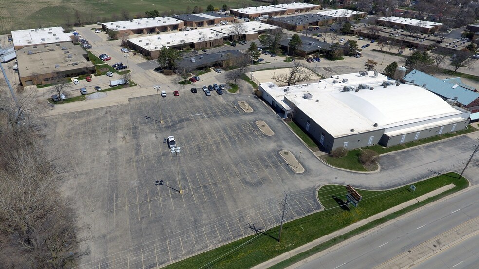 More Photos Of 243 W Roosevelt Rd, West Chicago Bowling Alley For Lease