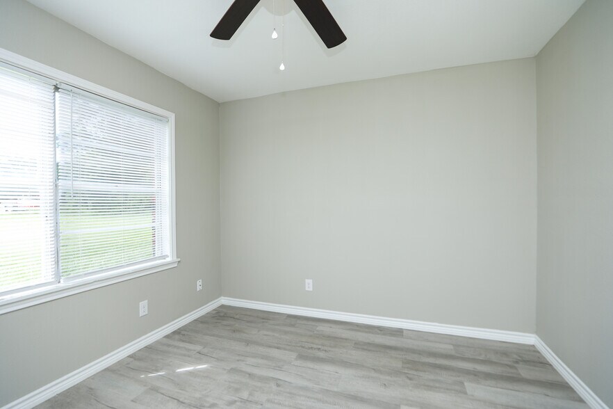 More Photos Of 1101 Demolay St, La Marque Apartments For Sale