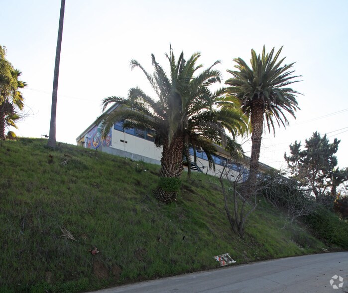 Primary Photo Of 625 Coleman Ave, Los Angeles Schools For Lease