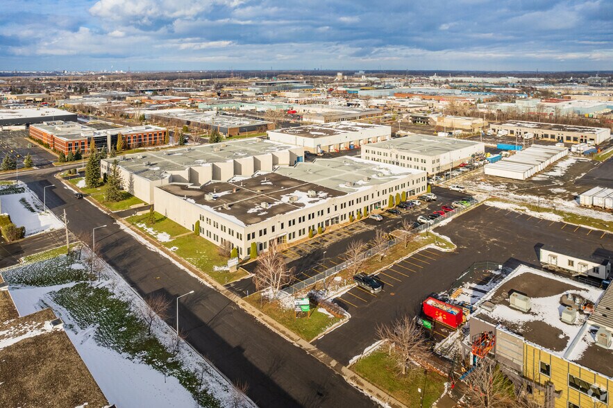 More Photos Of 715 Rue Delage, Longueuil Warehouse For Lease