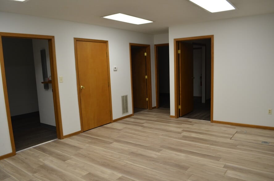 More Photos Of 623 Park Meadow Rd, Westerville Office For Lease