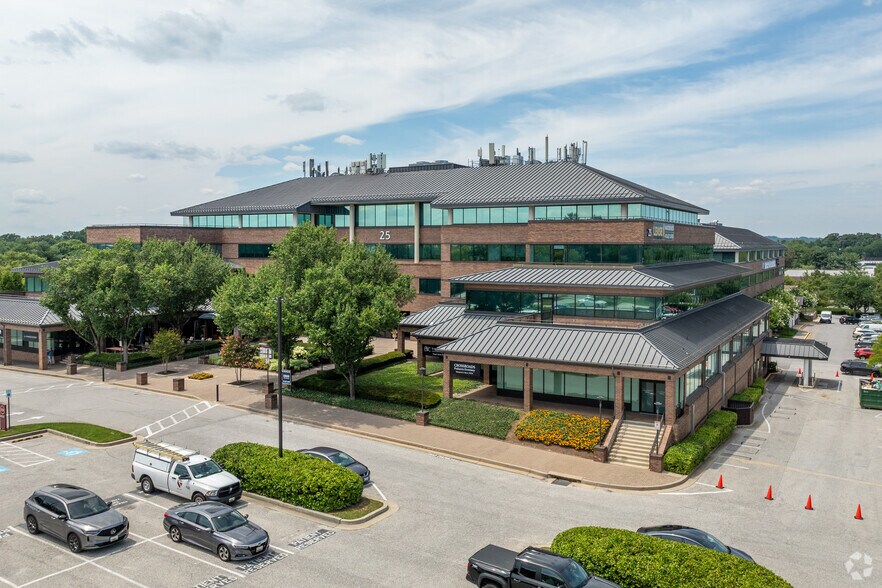 More Photos Of 25 Crossroads Dr, Owings Mills Medical For Lease