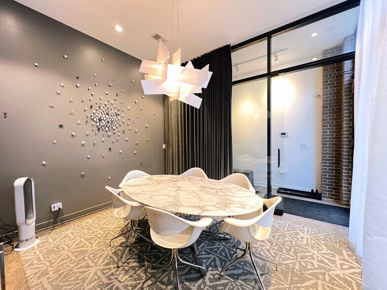 More Photos Of 1419 W Belmont Ave, Chicago Storefront Retail Residential For Lease