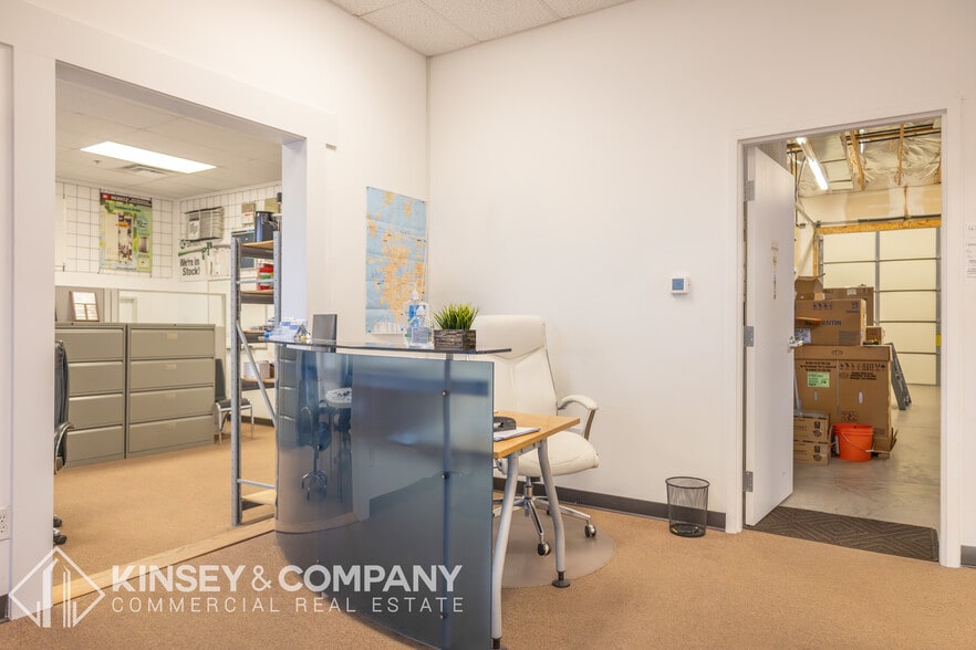 More Photos Of 12295 N Pennsylvania St, Thornton Showroom For Sale