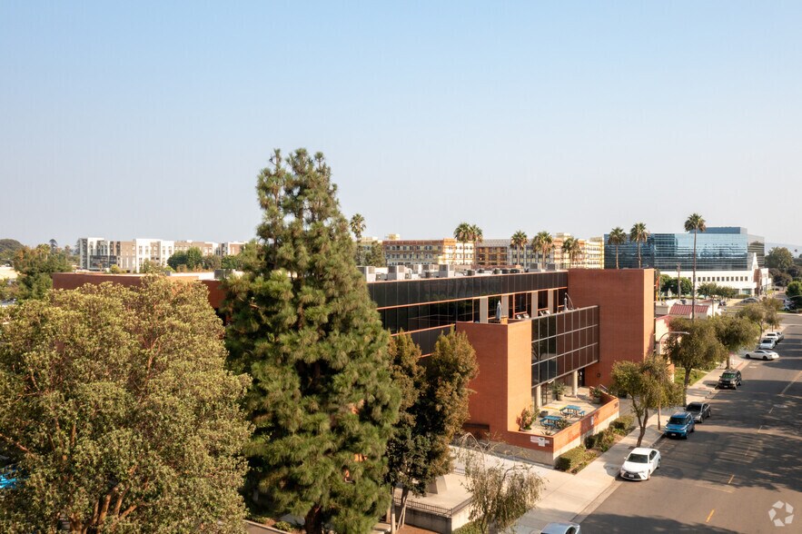 More Photos Of 203 N Golden Circle Dr, Santa Ana Office For Lease