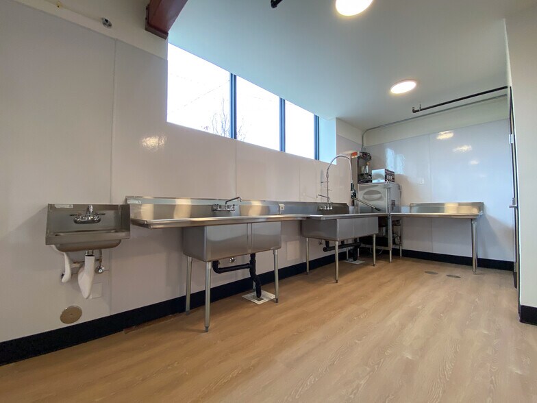 More Photos Of 602 SE 11TH Ave, Portland Food Processing For Lease