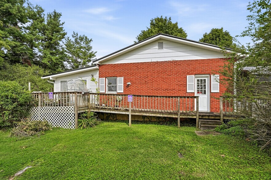 More Photos Of 2650 Cook Rd, Crossville Office For Sale