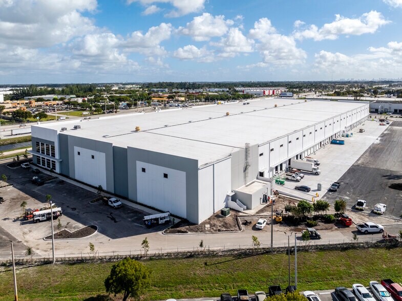 More Photos Of 10900 NW 128th Street, Medley Warehouse For Lease