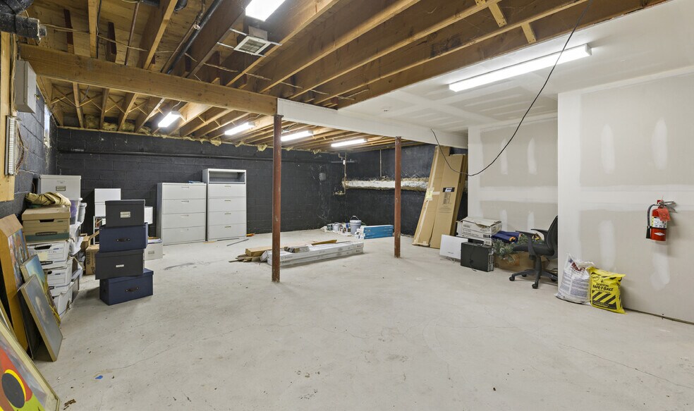 More Photos Of 584 State Rt 17, Ridgewood Office Residential For Lease