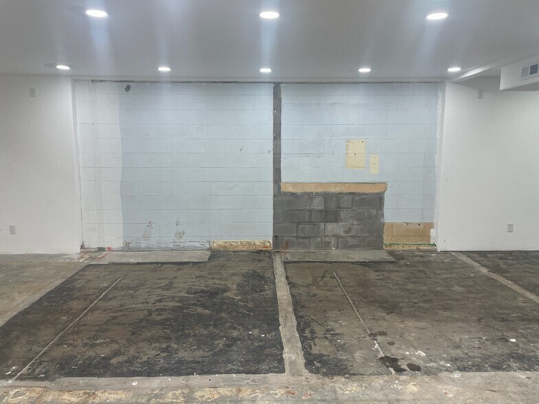 More Photos Of 330 E Oak St, Louisville Office For Sale