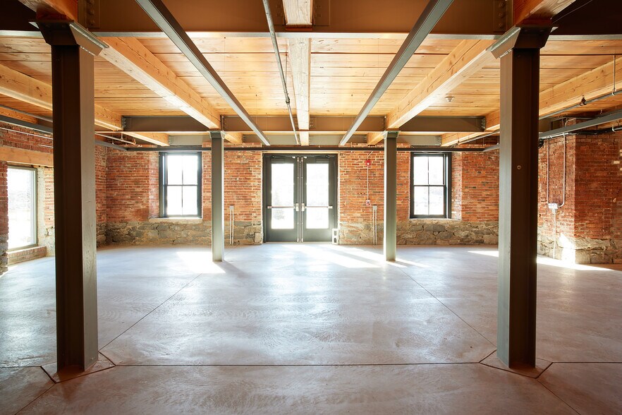 More Photos Of 111 Water St, Catskill Loft Creative Space For Lease