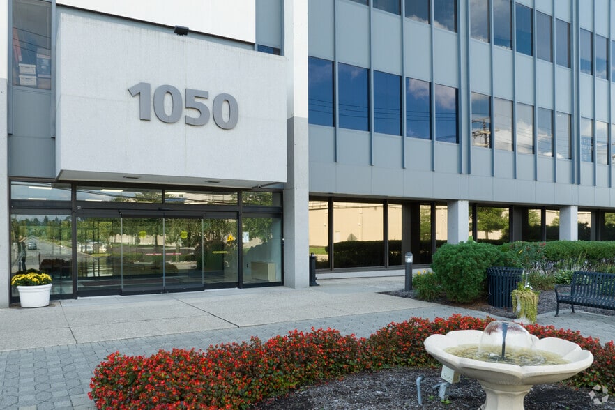 More Photos Of 1050 Wall St W, Lyndhurst Office For Lease