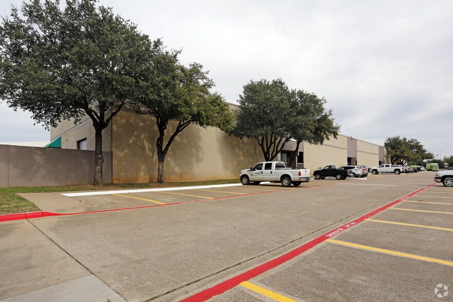 More Photos Of 3717 Commerce Pl, Bedford Distribution For Lease