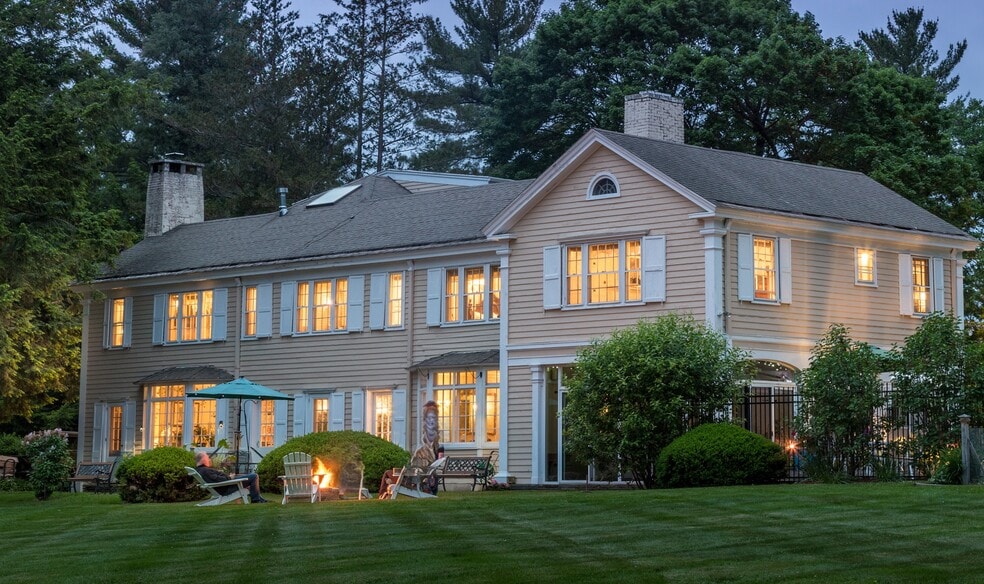 Primary Photo Of 85 Stockbridge Rd, Lee Hospitality For Sale