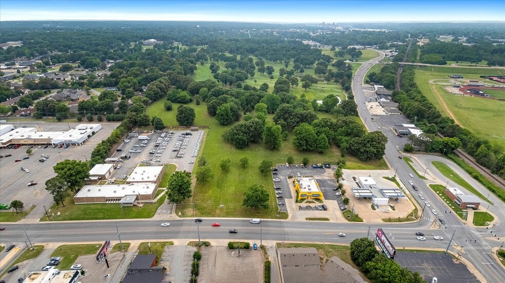 More Photos Of 901 S. Caraway Rd, Jonesboro Land For Sale