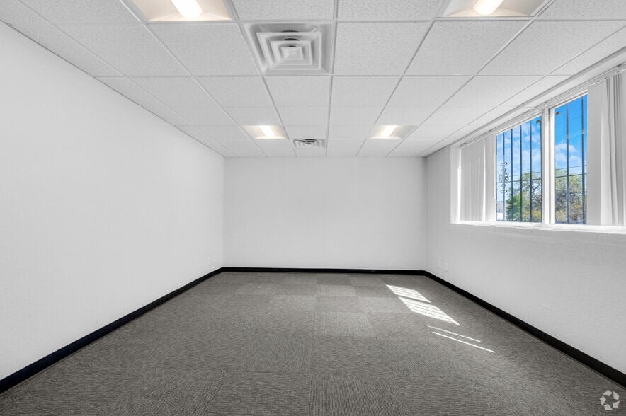 More Photos Of 3441 Halifax St, Dallas Unknown For Lease