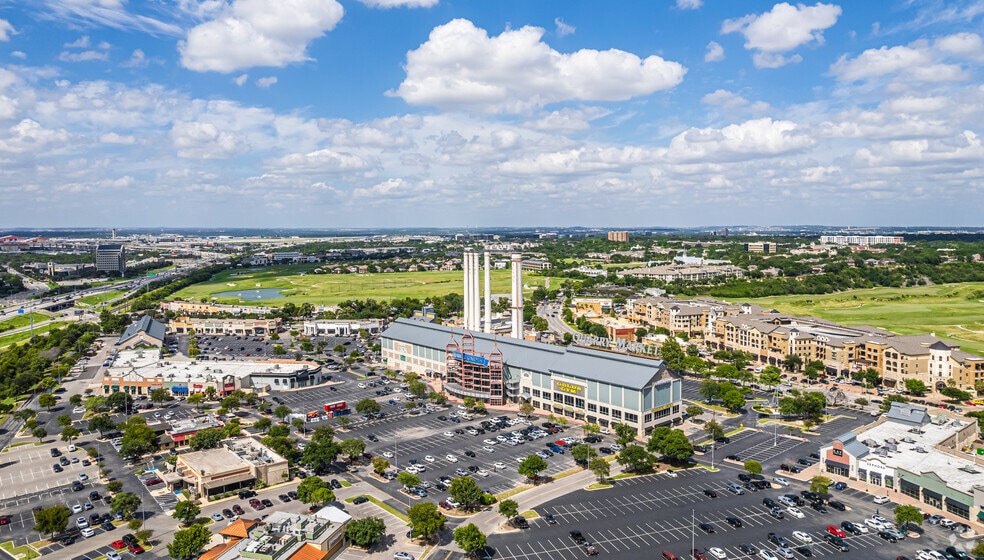 More Photos Of 255-1 E Basse Rd, San Antonio Unknown For Lease