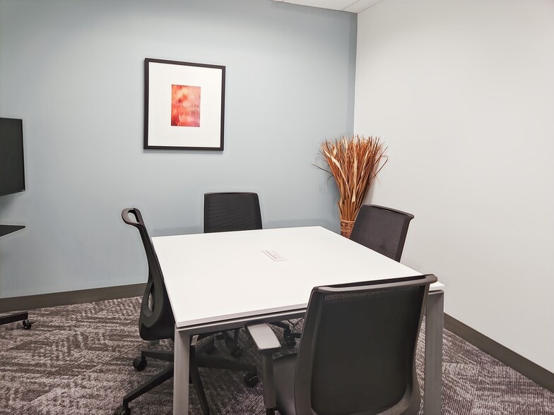 More Photos Of 2 Cityplace Dr, Creve Coeur Coworking Space