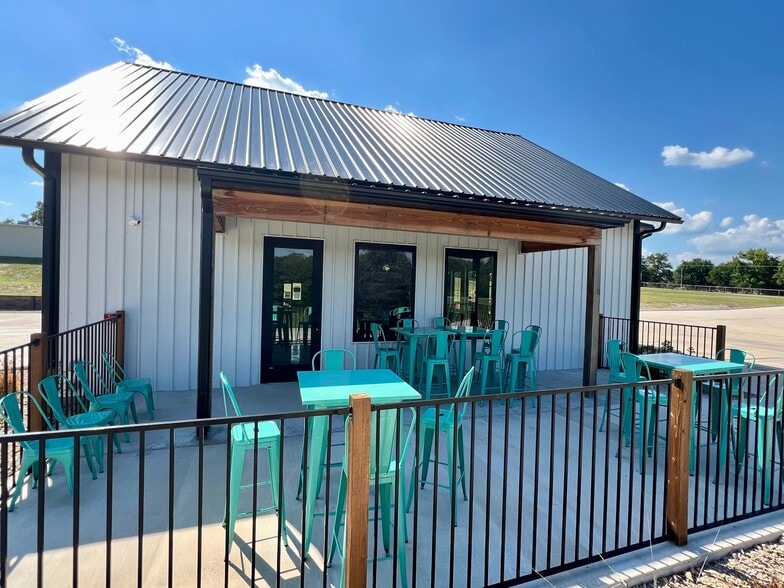 More Photos Of 211 W Highway 70, Madill Fast Food For Sale