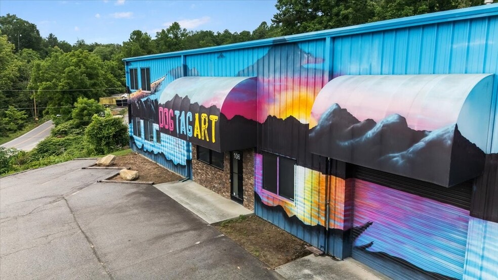 More Photos Of 106 Flow State Vis, Asheville Flex For Lease