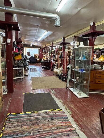 More Photos Of 104 E Railroad Ave, Glendale Freestanding For Sale