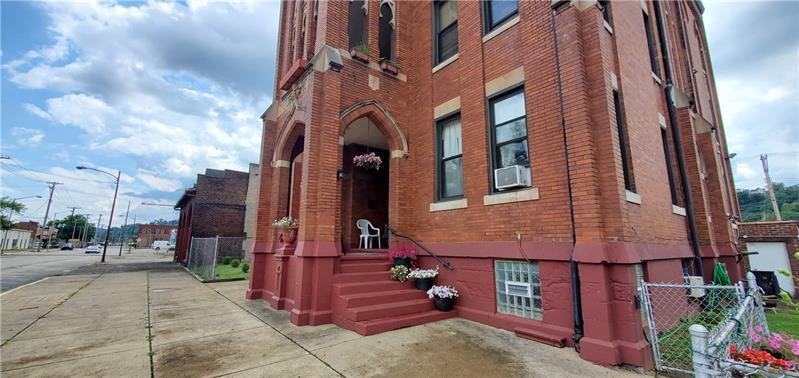 More Photos Of 704 Market St, Mckeesport Specialty For Sale