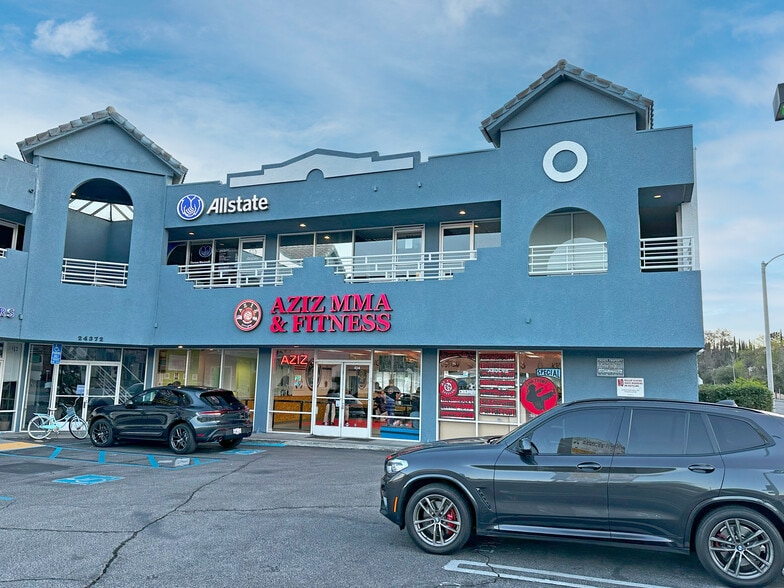 More Photos Of 24372 Vanowen St, Canoga Park Unknown For Lease