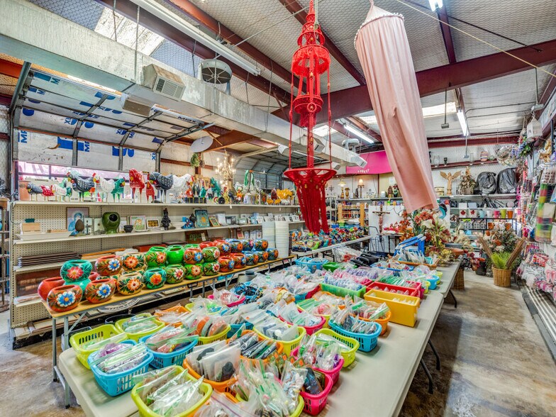 More Photos Of 2006 Pinn Rd, San Antonio Warehouse For Sale