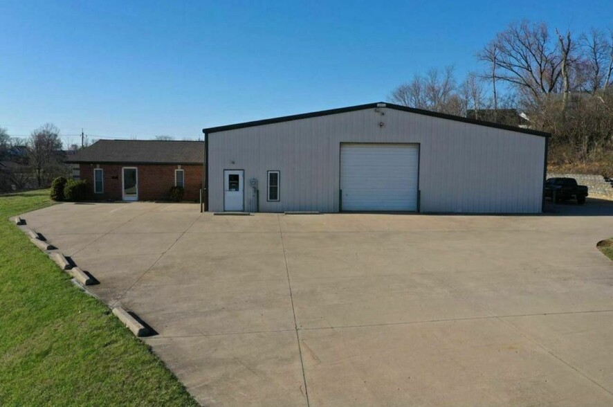 Primary Photo Of 1089 Perkins Dr, Alexandria Warehouse For Lease