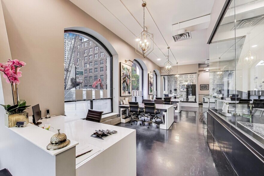 More Photos Of 730 N Wells St, Chicago Medical For Sale