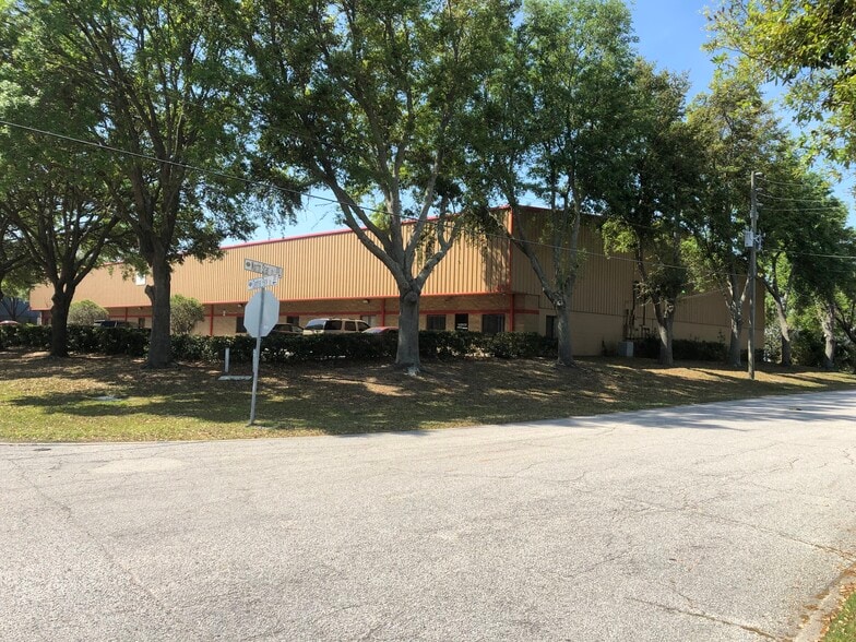More Photos Of 400 Central Park, Sanford Warehouse For Sale