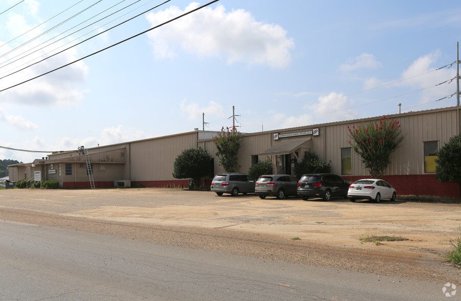 Primary Photo Of 215 Williamson Ave, Opelika Manufacturing For Lease