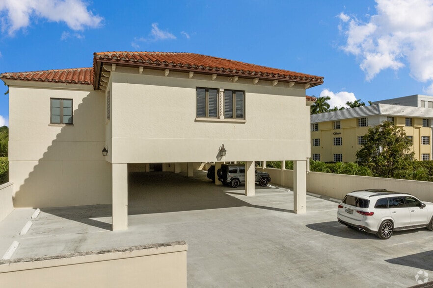 More Photos Of 420 Royal Palm Way, Palm Beach Office For Lease