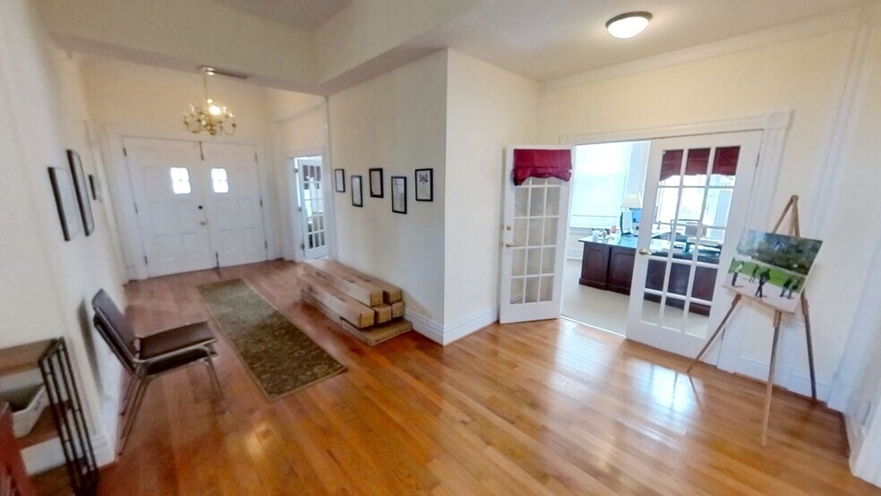More Photos Of 6111 Madison Rd, Cincinnati Office Residential For Sale