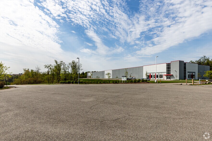 More Photos Of 1211 Clifford Ball Dr, Clinton Manufacturing For Lease