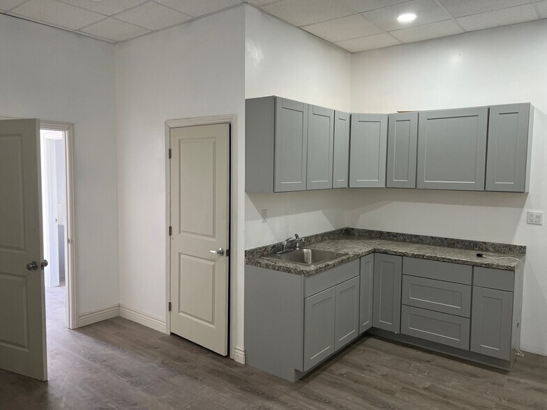 More Photos Of 9 6th Street St, Marysville Warehouse For Sale