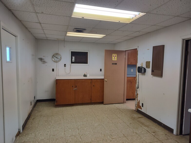 More Photos Of 1703 Blue Bell Rd., Brenham Warehouse For Sale