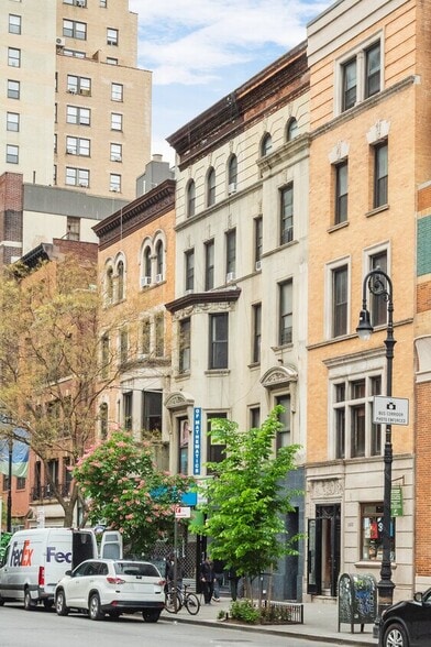 More Photos Of 237 W 72nd St, New York Apartments For Sale