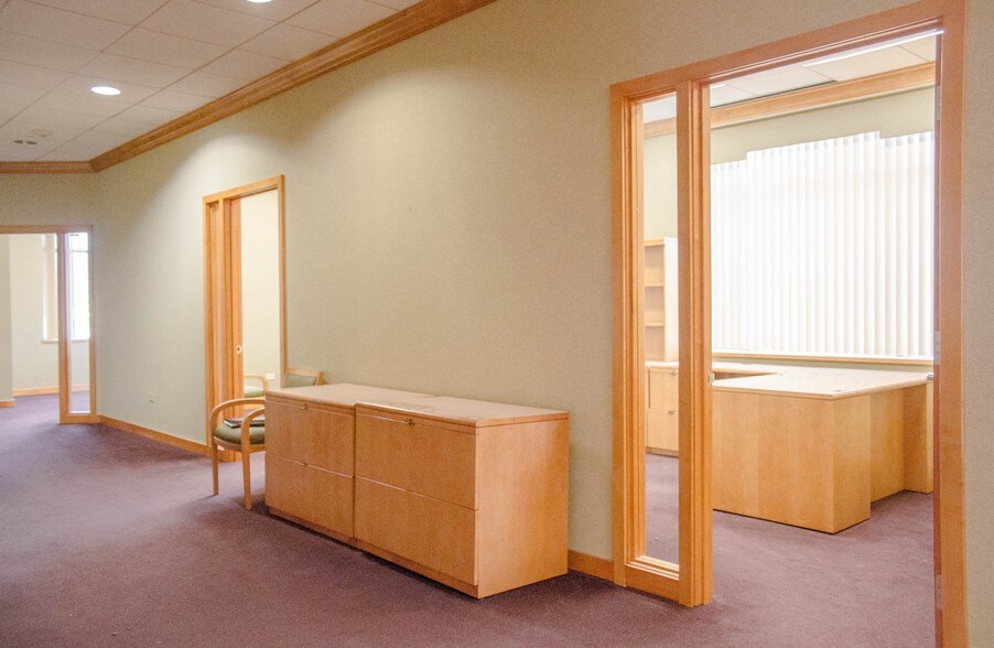 More Photos Of 2019 Dean St, St Charles Medical For Lease