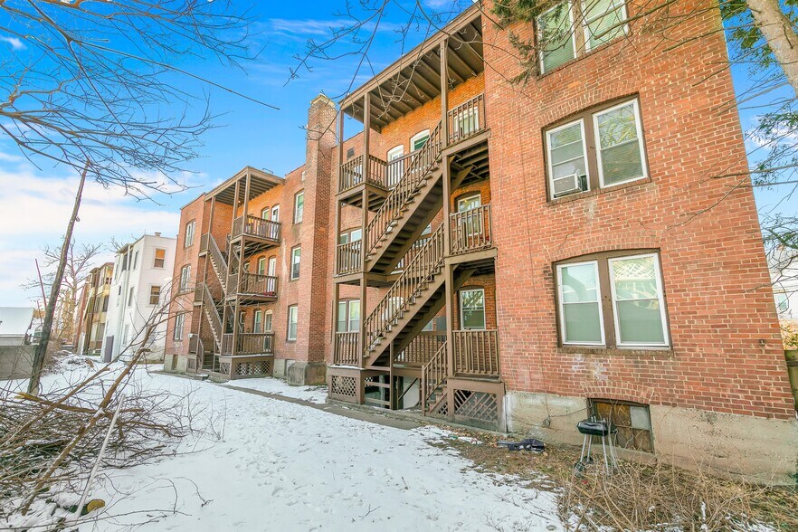 More Photos Of 34-38 Beacon St, Hartford Apartments For Sale