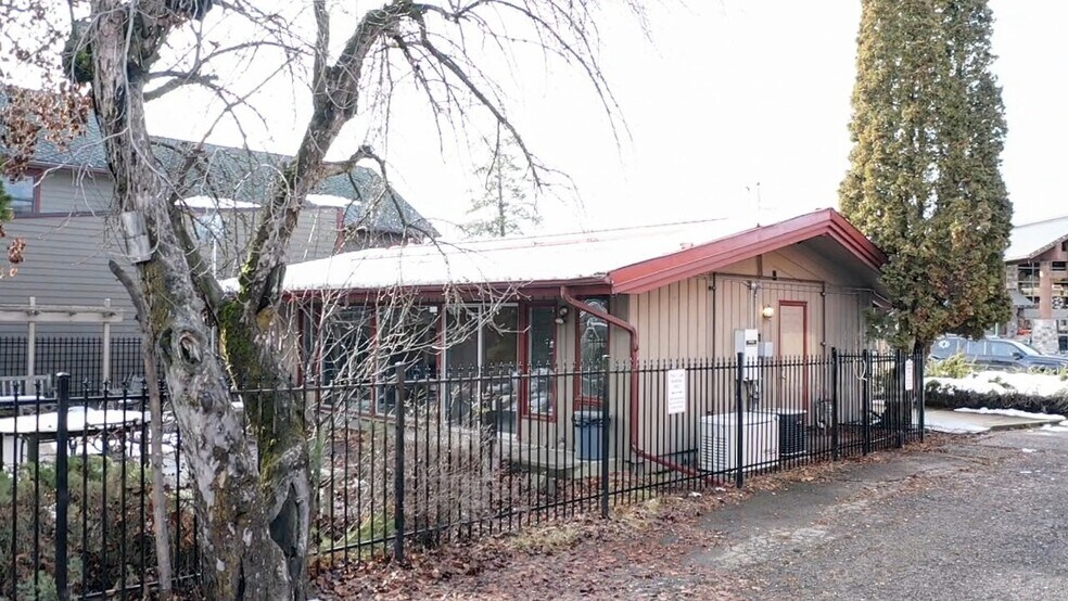More Photos Of 327 Spokane Ave, Whitefish Flex For Sale